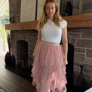 Tiered Tulle Midi Skirt with Elastic Waist – Romantic Layers